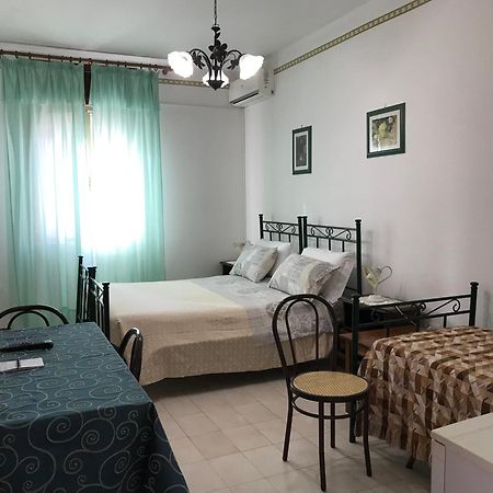 Albergo Europa Марина ди Манкаверза Екстериор снимка