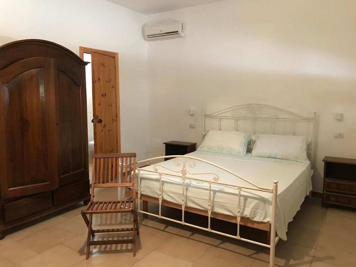 Albergo Europa Марина ди Манкаверза Екстериор снимка