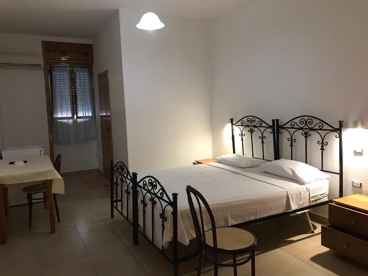 Albergo Europa Марина ди Манкаверза Екстериор снимка
