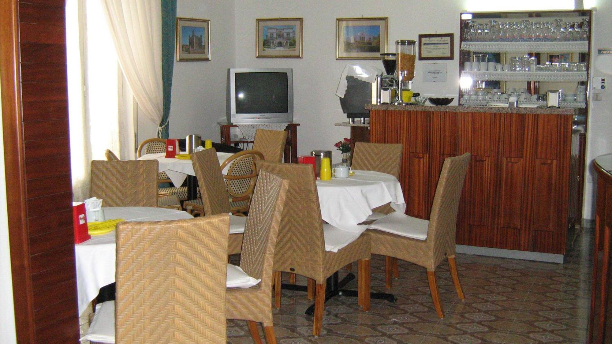 Albergo Europa Марина ди Манкаверза Екстериор снимка