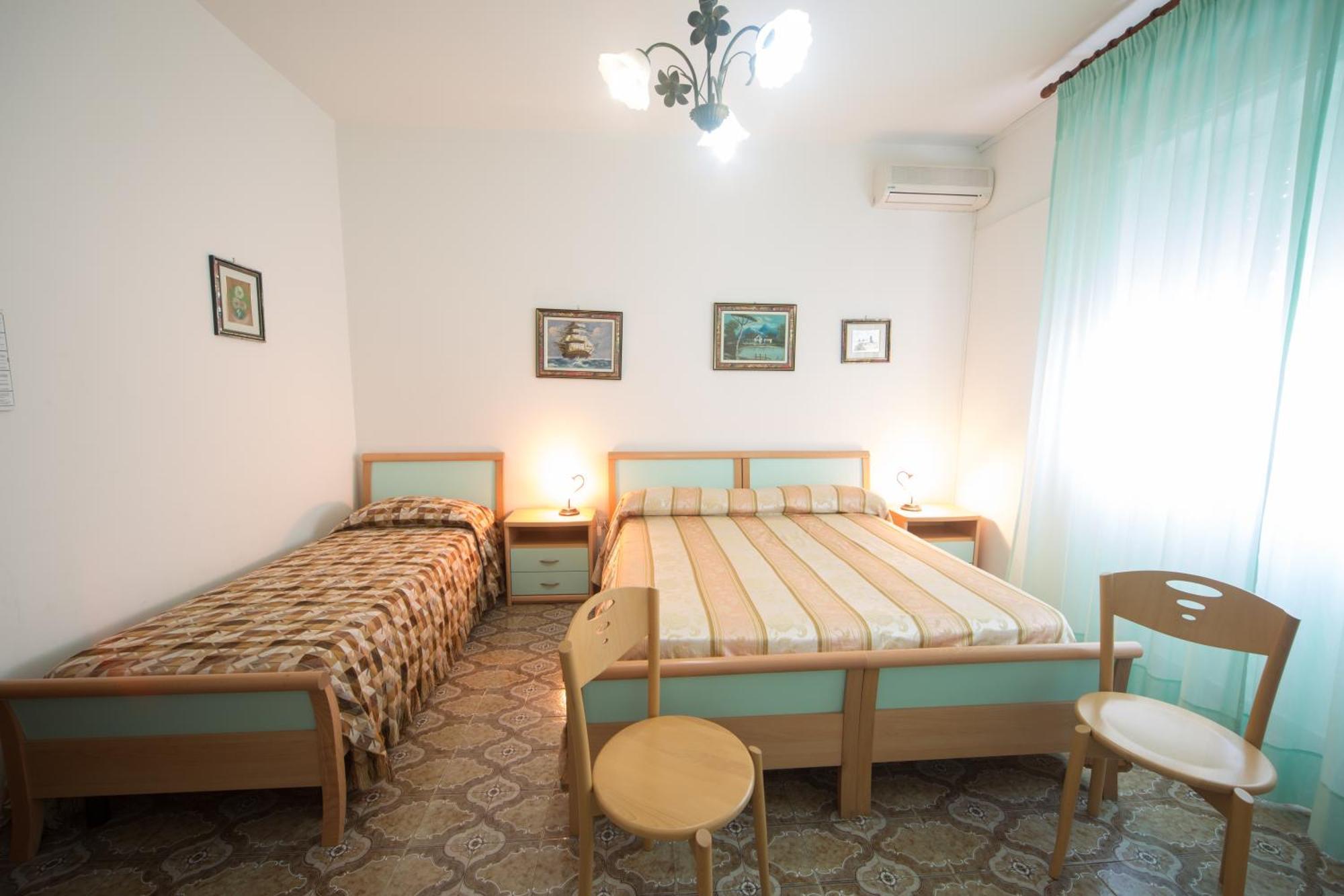 Albergo Europa Марина ди Манкаверза Стая снимка