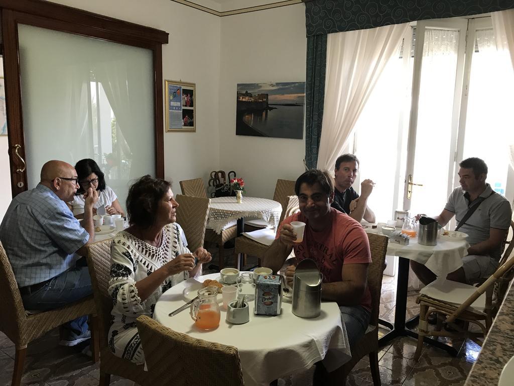 Albergo Europa Марина ди Манкаверза Екстериор снимка