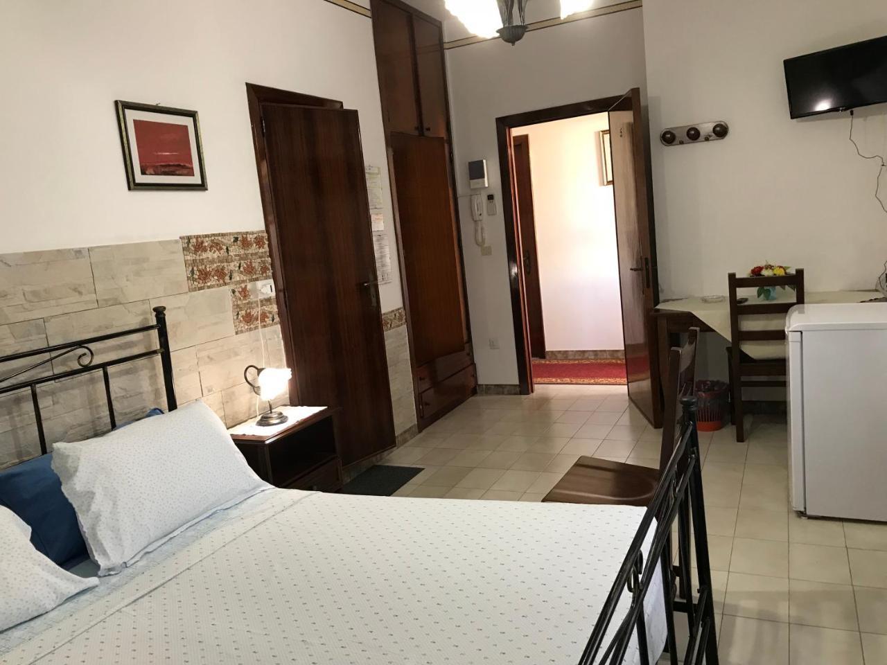 Albergo Europa Марина ди Манкаверза Екстериор снимка